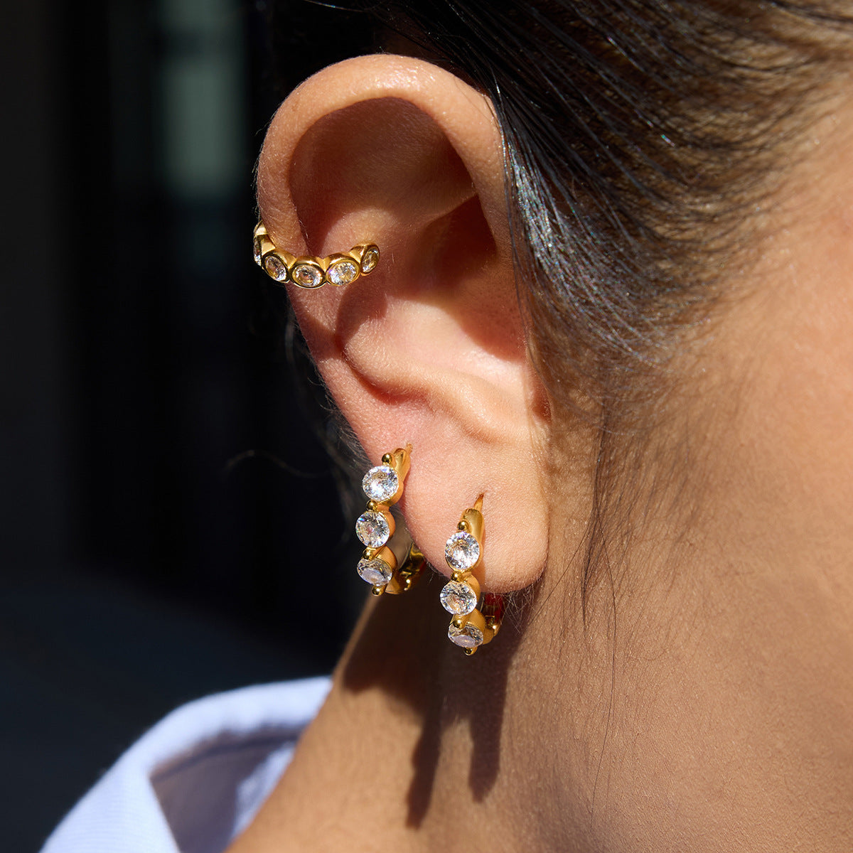 Huggie Earrings with Three Round Zircon detail